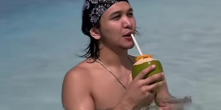 На казахстанского певца написали заявление о разжигании розни