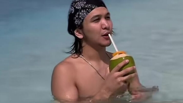 На казахстанского певца написали заявление о разжигании розни