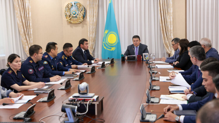 Су тасқынынан зардап шеккендерге күзге дейін баспана берілуі керек — вице-премьер