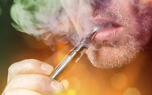 В Таразе «парят» миллионы: полицейские изъяли партию вейпов на круглую сумму