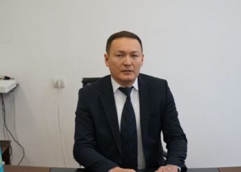 Тұздыбастау ауылдық округі әкімі тұрғынды ұрған