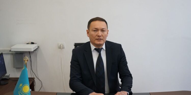 Тұздыбастау ауылдық округі әкімі тұрғынды ұрған