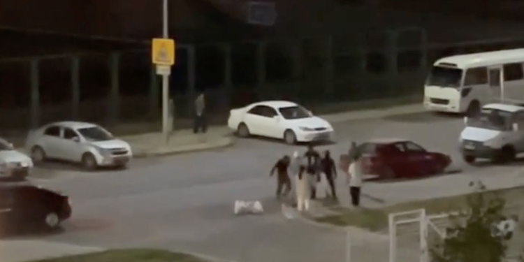 Жестокое избиение мужчины попало на видео в Астане