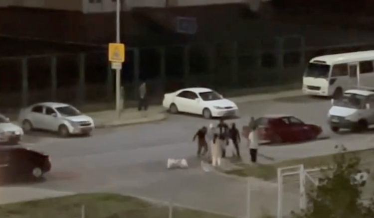 Жестокое избиение мужчины попало на видео в Астане