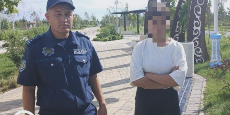 В Туркестане школьница ушла из дома из-за того, что ей не купили телефон