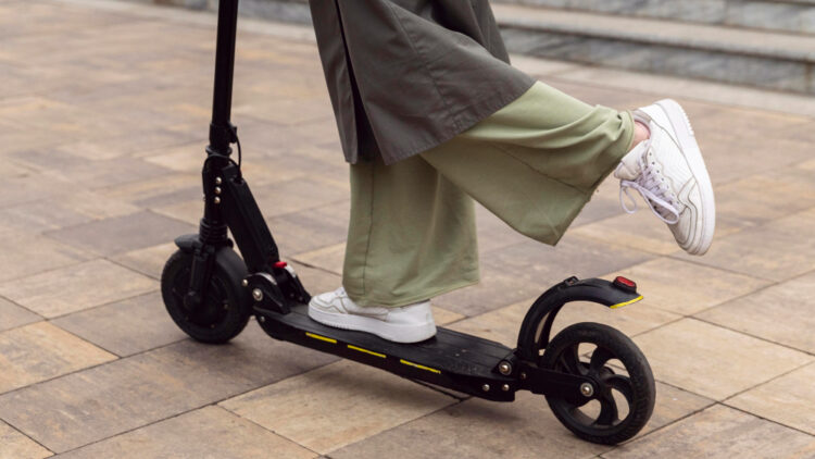 Будущее арендных самокатов:  власти Мельбурна и Казахстана обсуждают меры