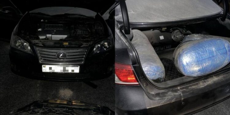 Фейерверк на трассе: наркоторговцы пытались сжечь битком набитый наркотиками Lexus