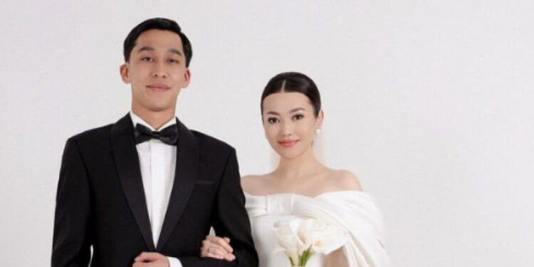 Ерке Есмахан похвасталась мужем-миллионером