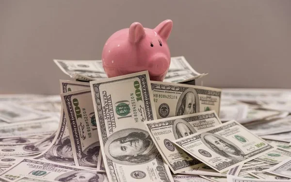 Сколько стоят доллар, евро и рубль в обменниках Казахстана