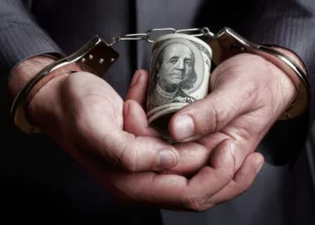 Чиновники попались на взятках в Жамбылской области