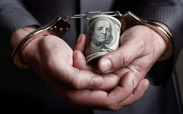 Чиновники попались на взятках в Жамбылской области