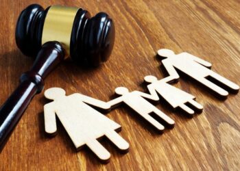 Шесть алиментщиков отдали свои квартиры для погашения долга в Костанайской области