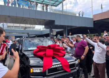 Бронзовый призер Олимпиады Гусман Кыргызбаев получил в подарок автомобиль