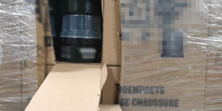 Героин под кремом: рекордную партию наркотиков задержали на казахстанской границе