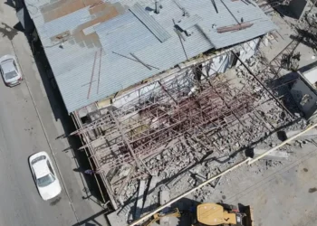 В Алматы сносят автомойку