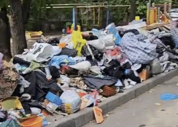 Тонны мусора: как квартира пенсионерки превратилась в свалку в Алматы?