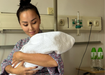 Баян Алагузова стала мамой в четвертый раз