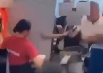 Пассажиры Fly Arystan устроили беспорядки в аэропорту Алматы 