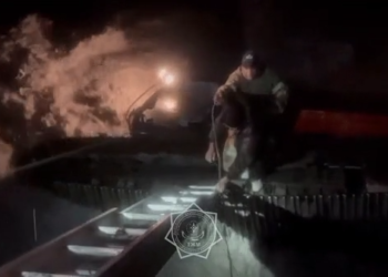 Экскаватор упал с моста в реку в Алматинской области