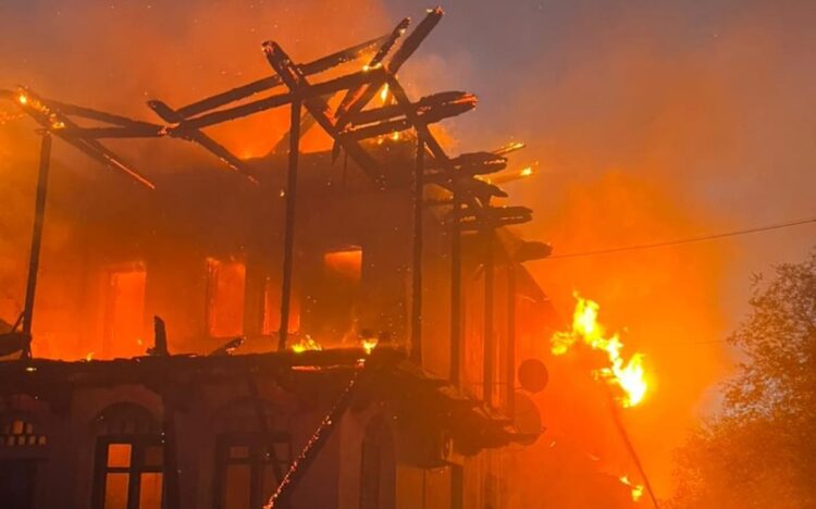 Пожары в Карагандинской области: 30 человек лишились жилья за эти выходные