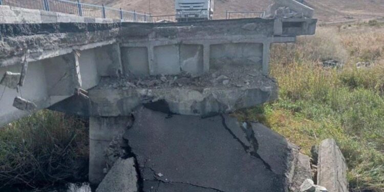 ШҚО-да көпір опырылып түсті