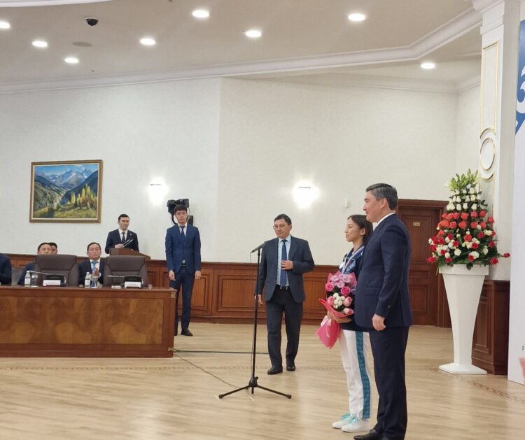 Паралимпиада жеңімпаздарына мемлекеттік наградалар табысталды