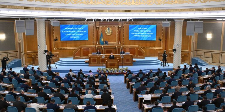 ПРЕЗИДЕНТ: 2025 жылды Жұмысшы мамандықтары жылы деп жариялаймын