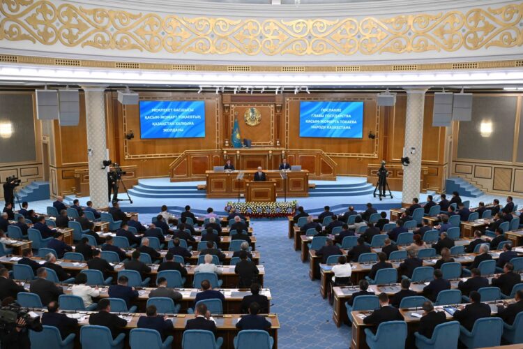 ПРЕЗИДЕНТ: 2025 жылды Жұмысшы мамандықтары жылы деп жариялаймын