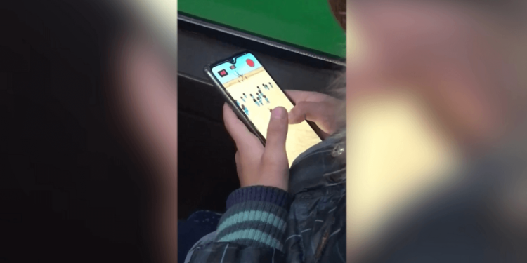 Баланы қатыгездікке итермелейтін қауіпті ойыннан сақ болыңыз