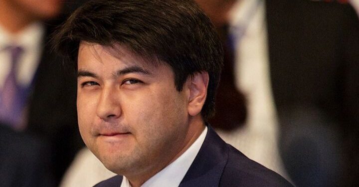 Суд взыскал с Куандыка Бишимбаева материальный ущерб и моральный вред