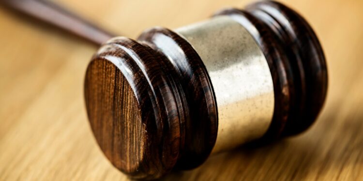 Распространял интимные фото бывшей жены: в Уральске мужчина терроризировал экс-супругу