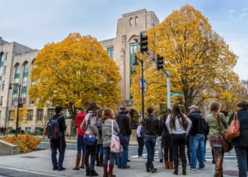 Массовая драка возле КазНУ: 20 человек задержаны