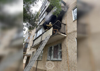 Пожарные спасли жилой дом от огня в Степногорске