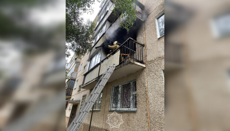 Пожарные спасли жилой дом от огня в Степногорске