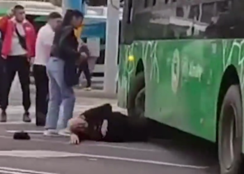 Автобус наехал на пенсионера в Алматы