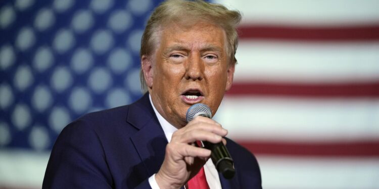 Трамп лидирует в опросе с 47% голосов против Харрис