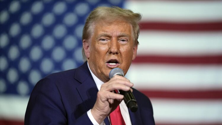 Трамп лидирует в опросе с 47% голосов против Харрис