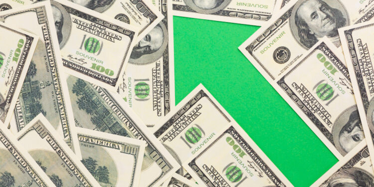 Глава Нацбанка объяснил падение тенге