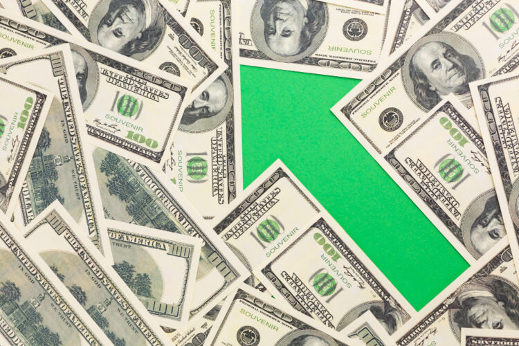 Глава Нацбанка объяснил падение тенге