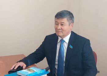 «Он может впасть в депрессию»: депутат Турлыханов переживает за сына