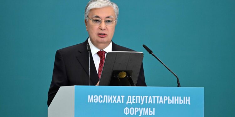 Президент: Әрбір әкім азаматтармен диалогқа ашық болуы қажет