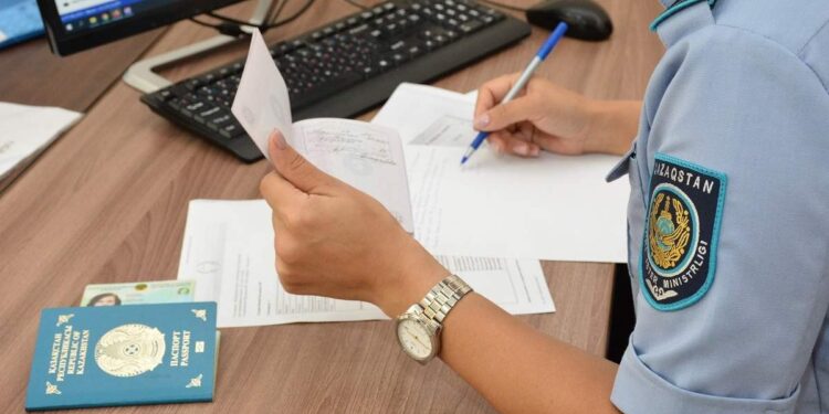 Оңтүстік Кореяда 15 мың Қазақстан азаматы заңсыз жүр