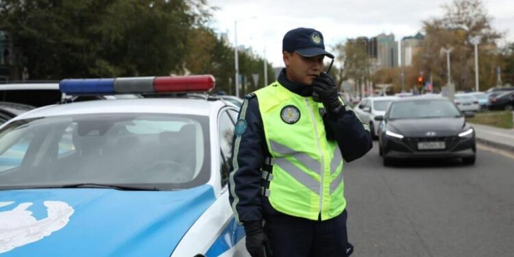 Қазақстандық полицейлер күшейтілген режимге көшті