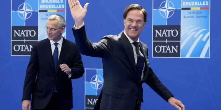 НАТО-ның бас хатшысы қызметінен кетті