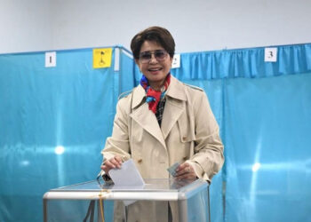 Роза Рымбаева: «Бүгін барлық қазақстандықтар үшін тарихи күн»