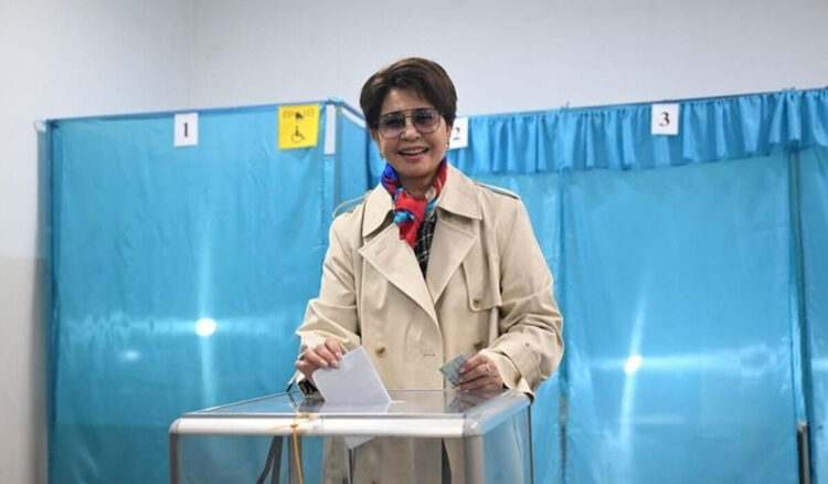 Роза Рымбаева: «Бүгін барлық қазақстандықтар үшін тарихи күн»