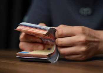 Ақтөбеде мектеп басшылары бюджет қаржысын бәс тігуге жұмсаған