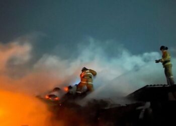 Алматыда көпқабатты үй өртенді