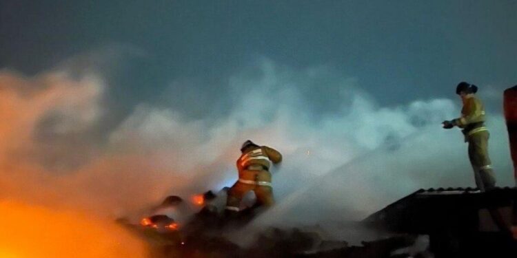 Алматыда көпқабатты үй өртенді