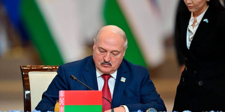 Александр Лукашенко 2025 жылғы президент сайлауына қатысатынын мәлімдеді